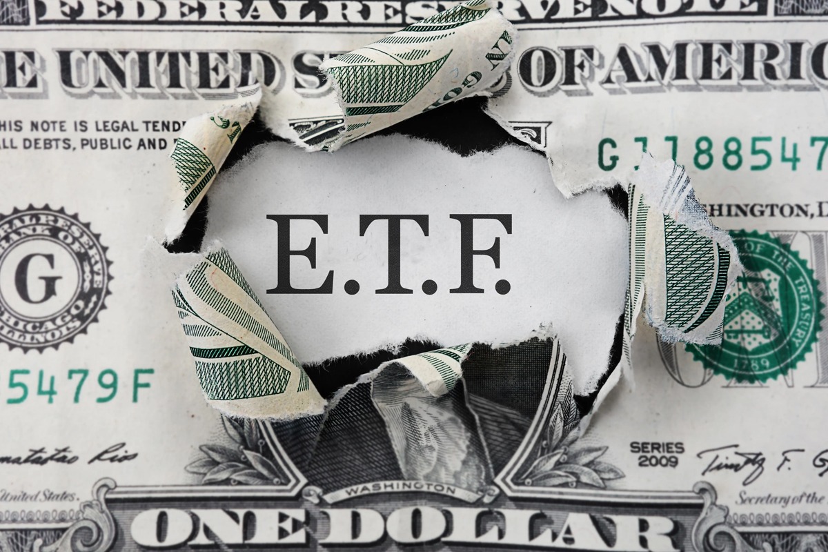 ETF در میان اسکناس دلار طراحی شده است.