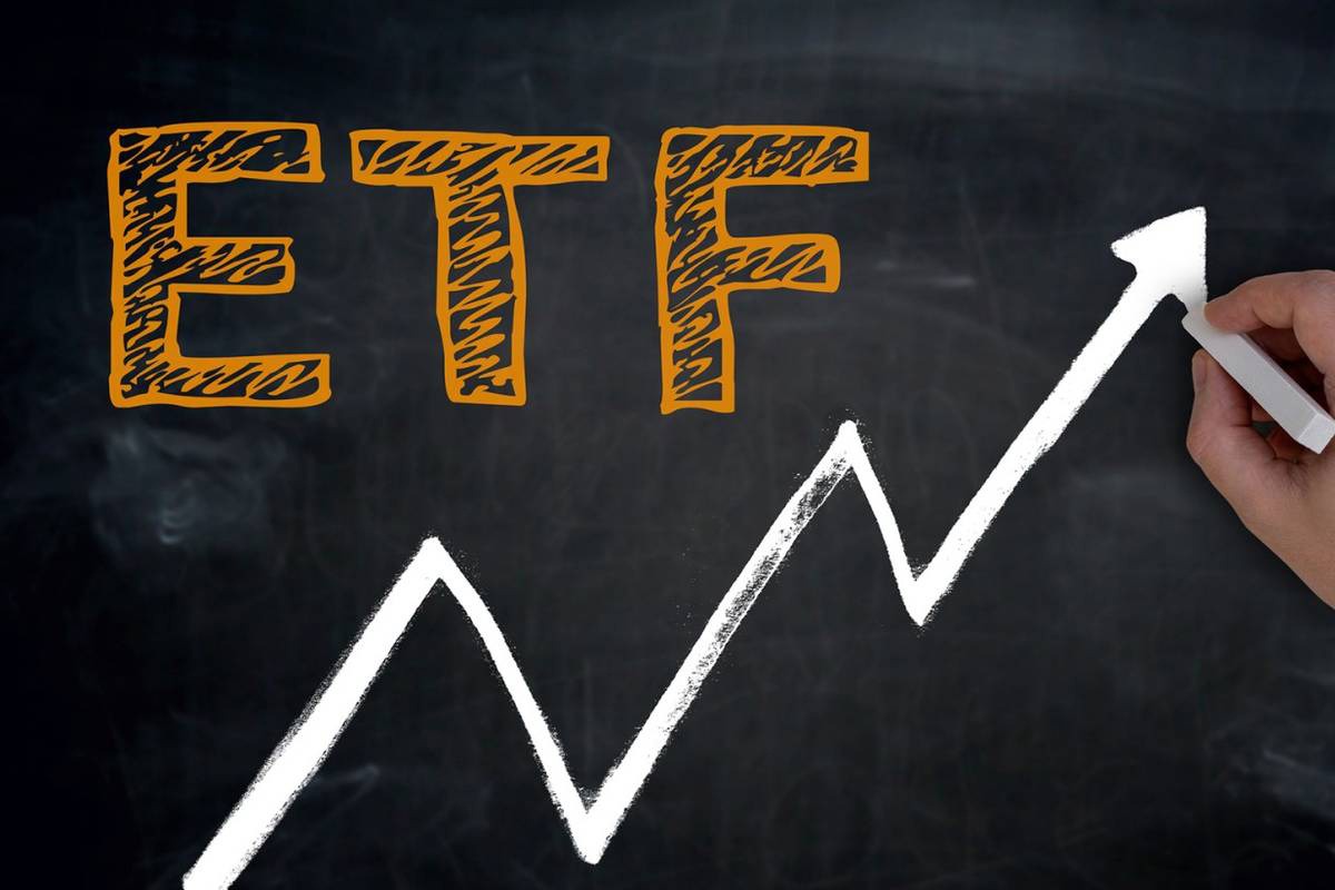 ETF در کنار نمودار صعودی طراحی شده است.