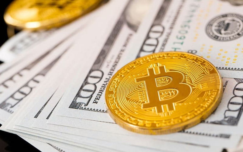 ارائه خدمات تخصصی یکی دیگر از روشهای کسب درآمد از بیت کوین است و برای افرادی که مهارتهای فنی یا مشاورهای دارند، مناسب است